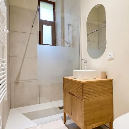 Chic Et Calme Hypercentre Aix Les Bains شقة